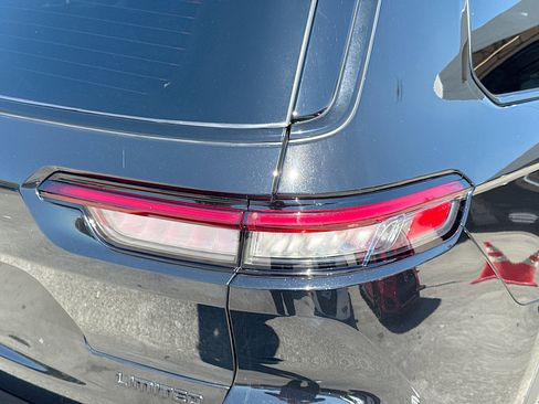 Used 2025 Jeep Grand Cherokee L Limited w/ Black Appearance Package image 28