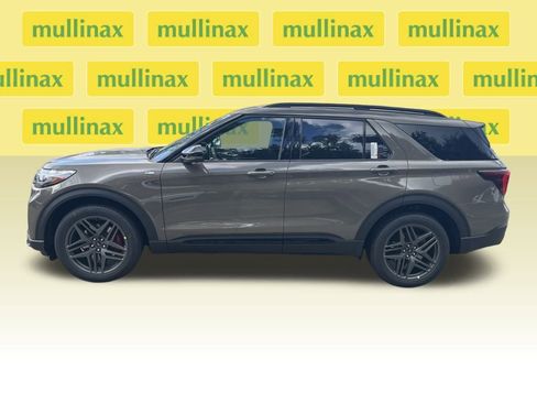 New 2026 Ford Explorer ST-Line w/ ST-Line Street Pack image 11