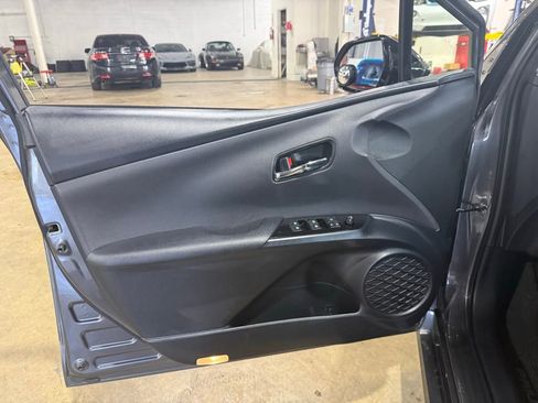 Used 2017 Toyota Prius Three w/ Advanced Technology Package image 21