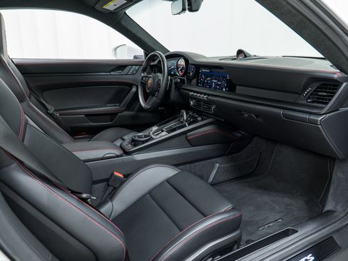 Certified 2024 Porsche 911 Carrera GTS image 29