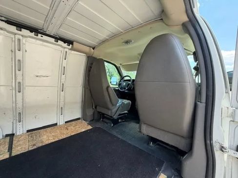 Used 2012 Chevrolet Express 2500 Extended RWD image 23