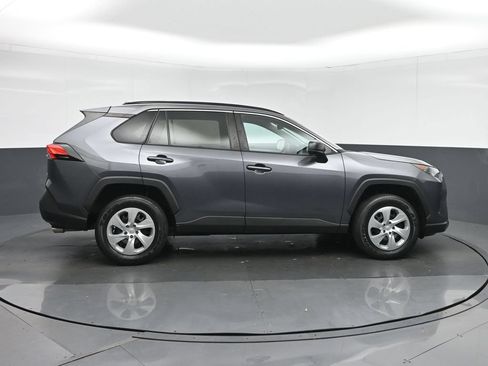 Used 2021 Toyota RAV4 LE FWD image 8