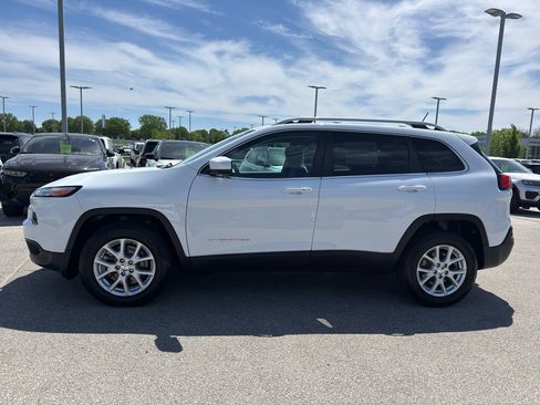 Used 2015 Jeep Cherokee Latitude w/ Comfort/Convenience Group AWD/4WD image 6