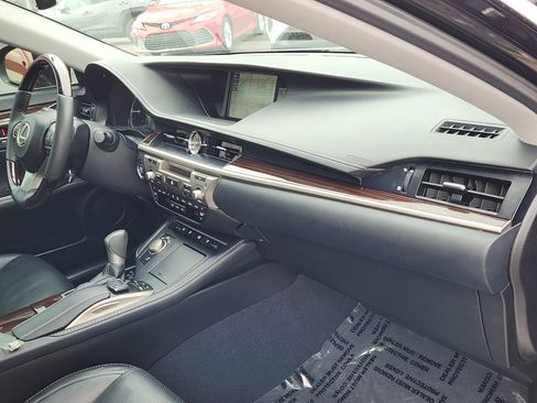 Used 2017 Lexus ES 350 w/ Luxury Package FWD image 28