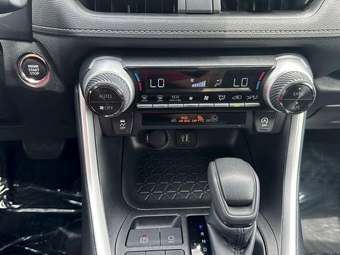 Used 2023 Toyota RAV4 XLE FWD image 17