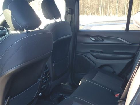 New 2025 Jeep Grand Cherokee Laredo X w/ Luxury Tech Group I image 15