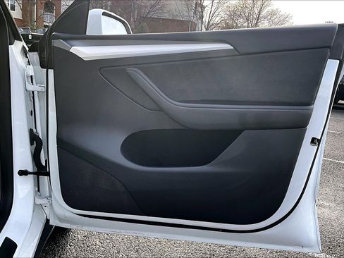 Used 2023 Tesla Model Y Long Range image 22