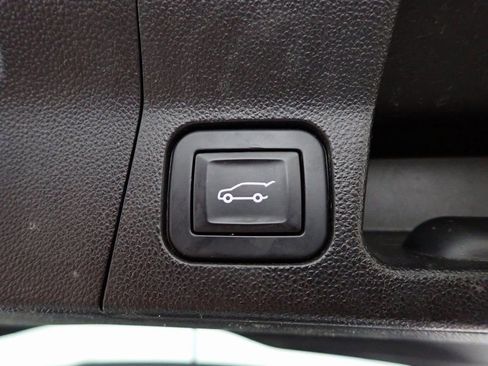 Used 2019 GMC Acadia SLT image 16