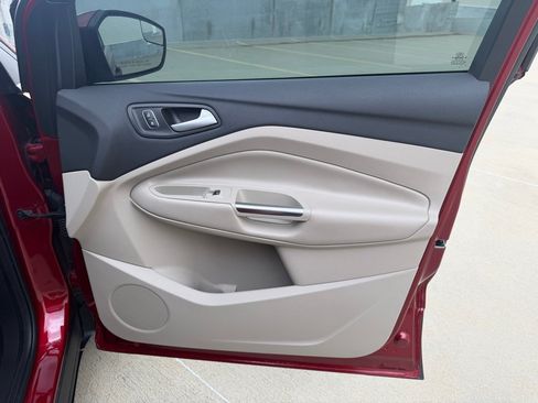 Used 2019 Ford Escape SEL AWD/4WD image 24