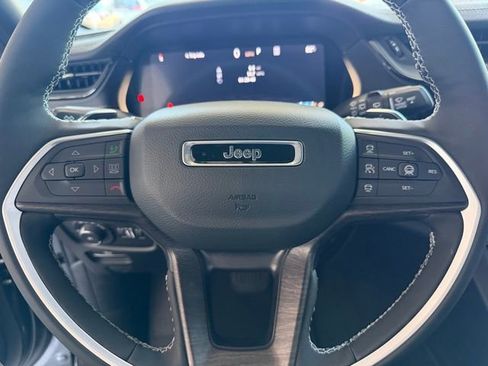 New 2026 Jeep Grand Cherokee Limited AWD/4WD image 15