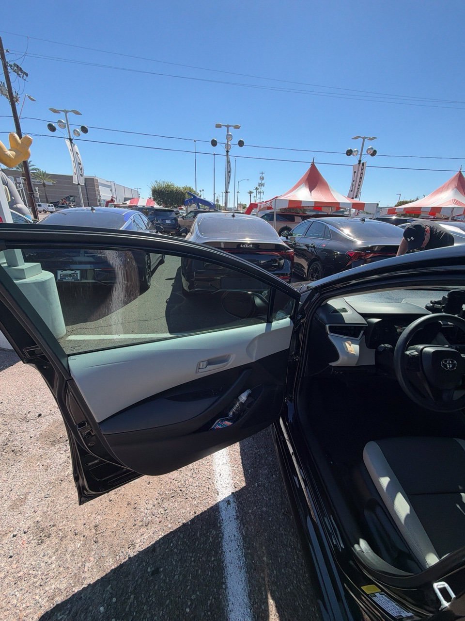Used 2024 Toyota Corolla LE w/ LE Convenience Package FWD image 8