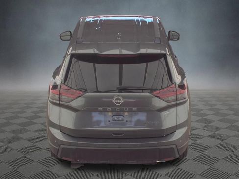 Used 2024 Nissan Rogue SV AWD/4WD image 3
