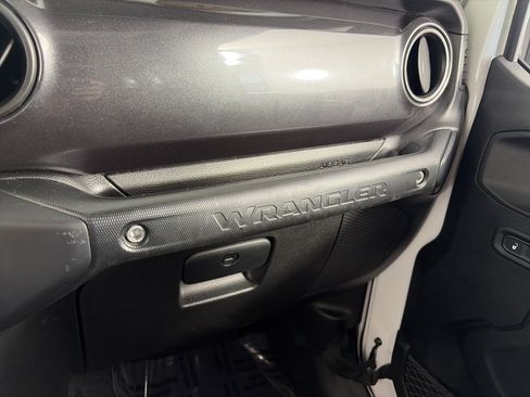 Used 2020 Jeep Wrangler Unlimited Sport AWD/4WD image 29
