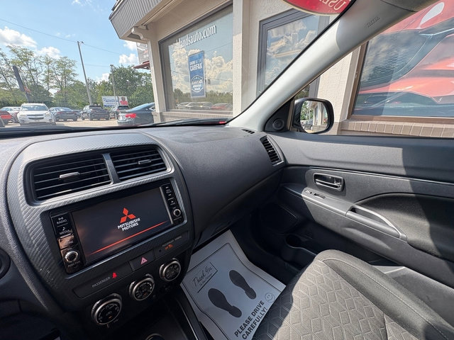 Used 2025 Mitsubishi Outlander Sport ES AWD/4WD image 31
