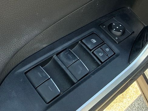 Used 2025 Toyota RAV4 XSE AWD/4WD image 13
