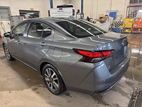 Used 2023 Nissan Versa SV image 4