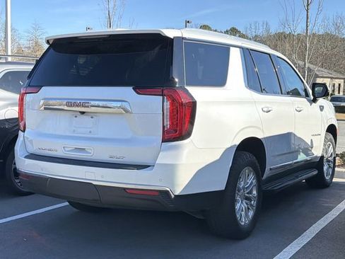 Used 2022 GMC Yukon SLT w/ SLT Premium Package image 8