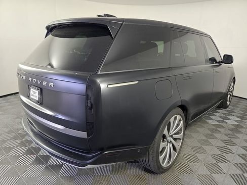 Used 2025 Land Rover Range Rover Long Wheelbase SE AWD/4WD image 5