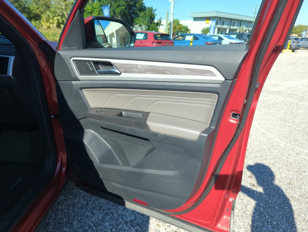Used 2023 Volkswagen Atlas Cross Sport SE w/ Panoramic Sunroof Package FWD image 35