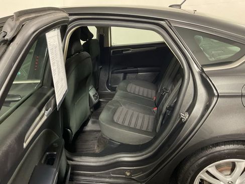 Used 2018 Ford Fusion SE w/ Fusion SE Technology Package image 32