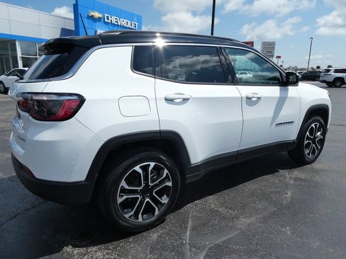 Used 2022 Jeep Compass Limited AWD/4WD image 6