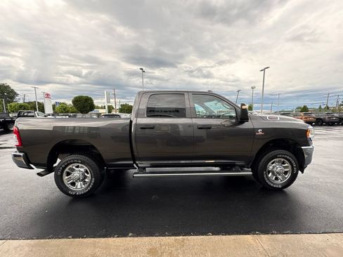 Used 2024 RAM 2500 Tradesman w/ Chrome Appearance Group AWD/4WD image 6