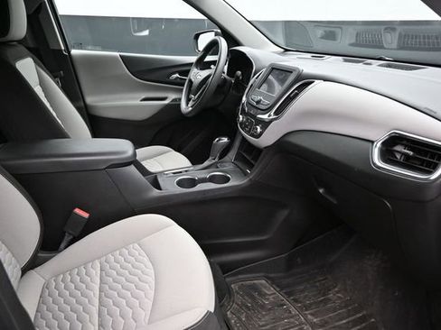 Used 2021 Chevrolet Equinox LS w/ LS Convenience Package FWD image 17