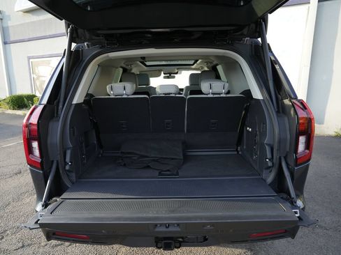 Used 2025 Ford Expedition Active RWD image 18