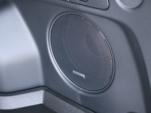 Used 2025 Subaru Forester Limited w/ Popular Package image 23