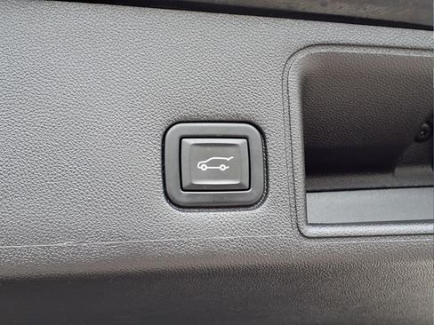 Used 2023 GMC Terrain AT4 AWD/4WD image 6