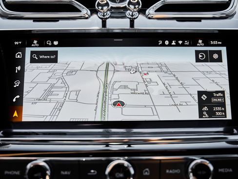 Used 2025 Bentley Bentayga AWD/4WD image 74