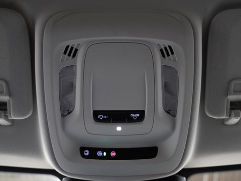 Used 2025 Buick Envision Sport Touring image 30