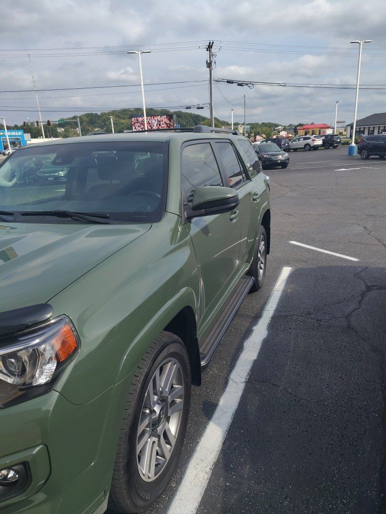 Used 2022 Toyota 4Runner TRD Sport AWD/4WD image 2