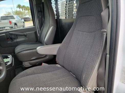 Used 2023 Chevrolet Express 2500 w/ Driver Convenience Package image 15