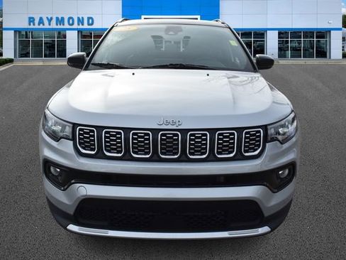 Used 2025 Jeep Compass Limited AWD/4WD image 9
