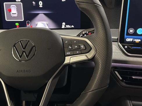 New 2026 Volkswagen Tiguan SE R-Line AWD/4WD image 31