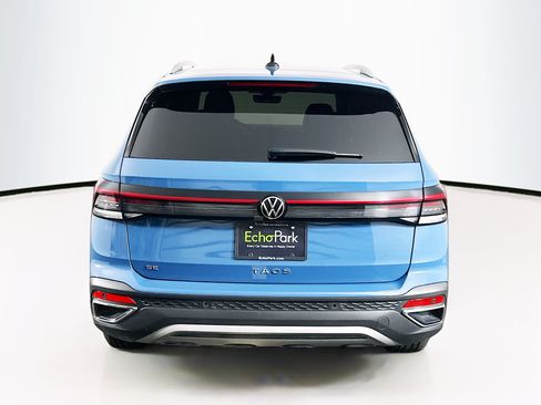 Used 2025 Volkswagen Taos SE FWD image 7