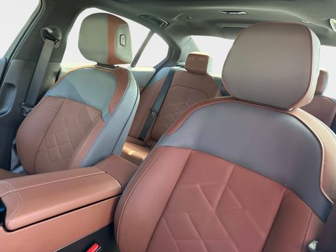 Used 2026 BMW 530i xDrive image 38