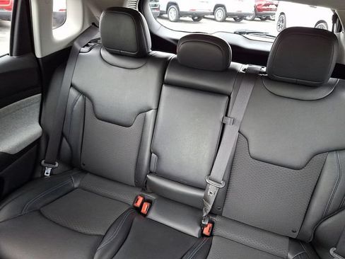 Used 2022 Jeep Compass Latitude w/ Convenience Group AWD/4WD image 18