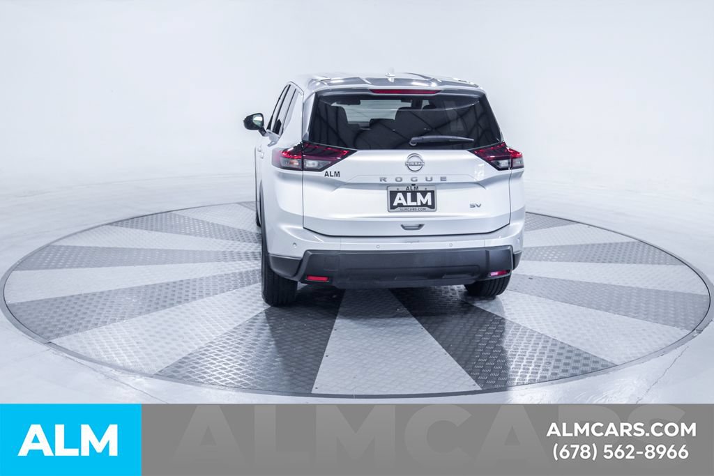 Used 2024 Nissan Rogue SV FWD image 8