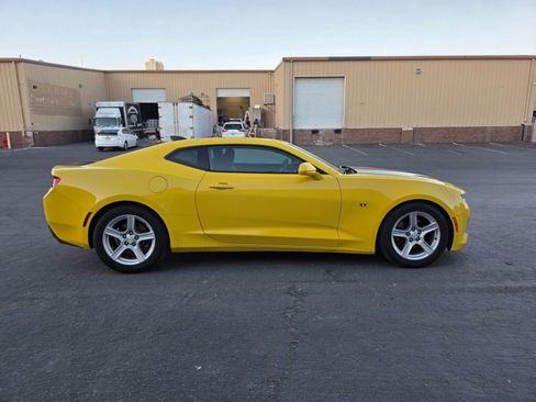 Used 2016 Chevrolet Camaro LT image 4