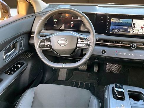 Used 2023 Nissan Ariya AWD image 5