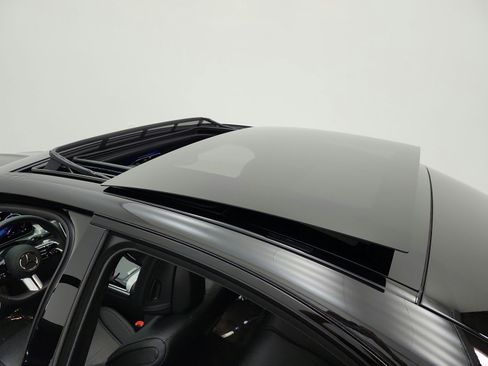 Used 2024 Mercedes-Benz C 300 Sedan image 11