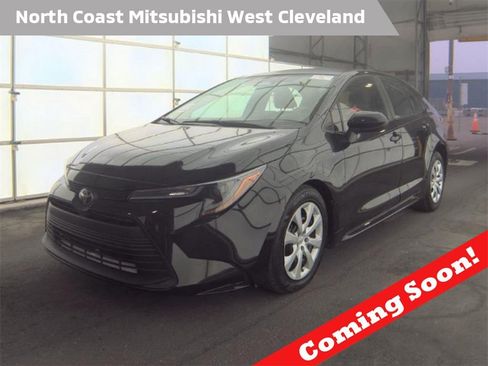 Used 2023 Toyota Corolla LE image 1