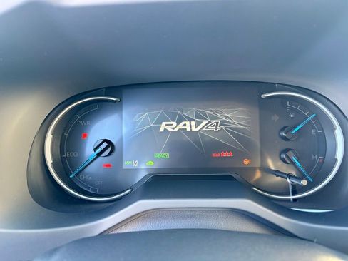 Used 2025 Toyota RAV4 XLE image 13