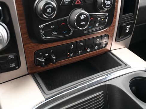 Used 2017 RAM 1500 Laramie w/ Convenience Group image 27