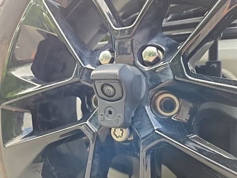 Used 2024 Jeep Wrangler Unlimited Sahara AWD/4WD image 54