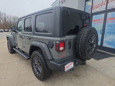 Used 2021 Jeep Wrangler Unlimited Sport image 7