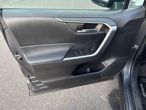 Used 2020 Toyota RAV4 XLE image 15