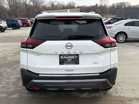 Used 2023 Nissan Rogue SL w/ SL Premium Package image 5